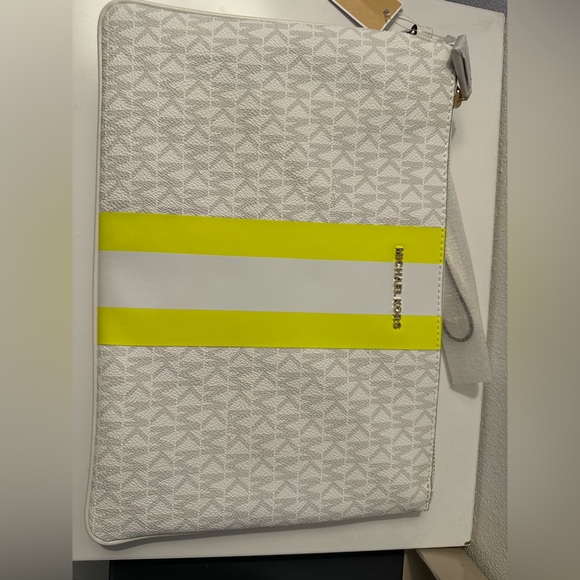 New Michael Kors travel clutch wristlet- large pouch